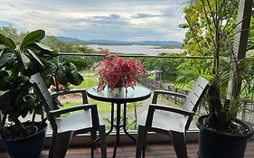 The Orchid Suite - 2 Bed 1 Bath Apartment In Cooktown